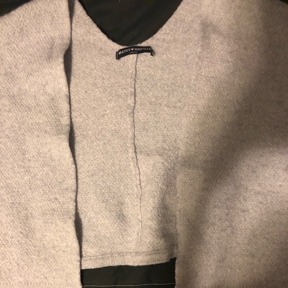 Brandy Melville Cropped Caroline Grey Sweater - Picture 3 of 4